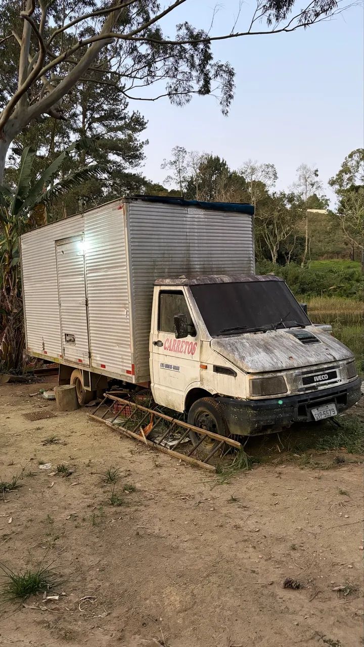 Iveco Daily Baú Sem Motor - Ótimo para Reforma - Foto 5