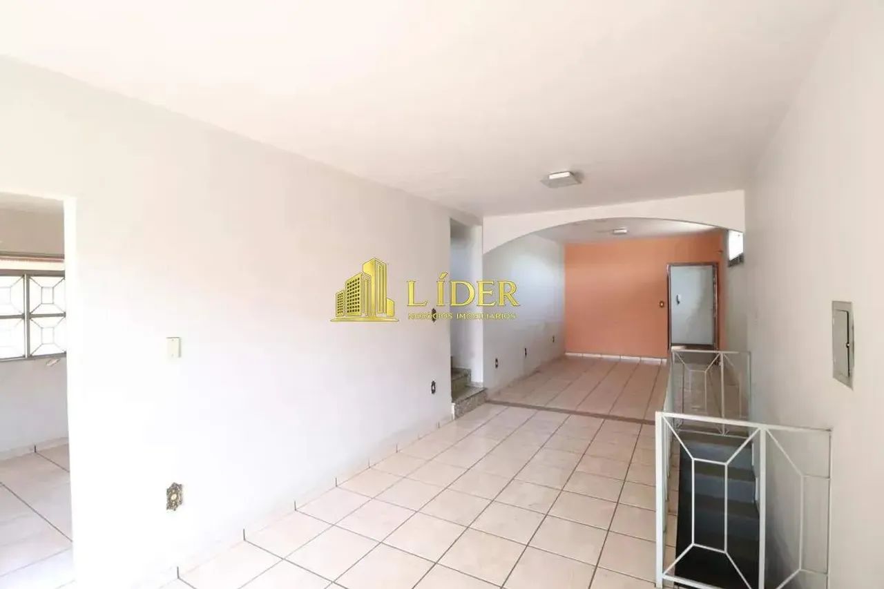 CASA EM EXCELENTE LOCALIZAÇÃO - Foto 3