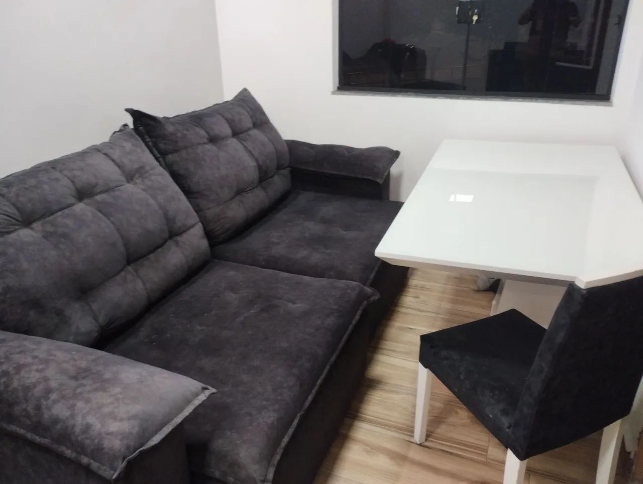 Sofá retrátil (3 lugares) e Mesa de Jantar (6 cadeiras) - Foto 3