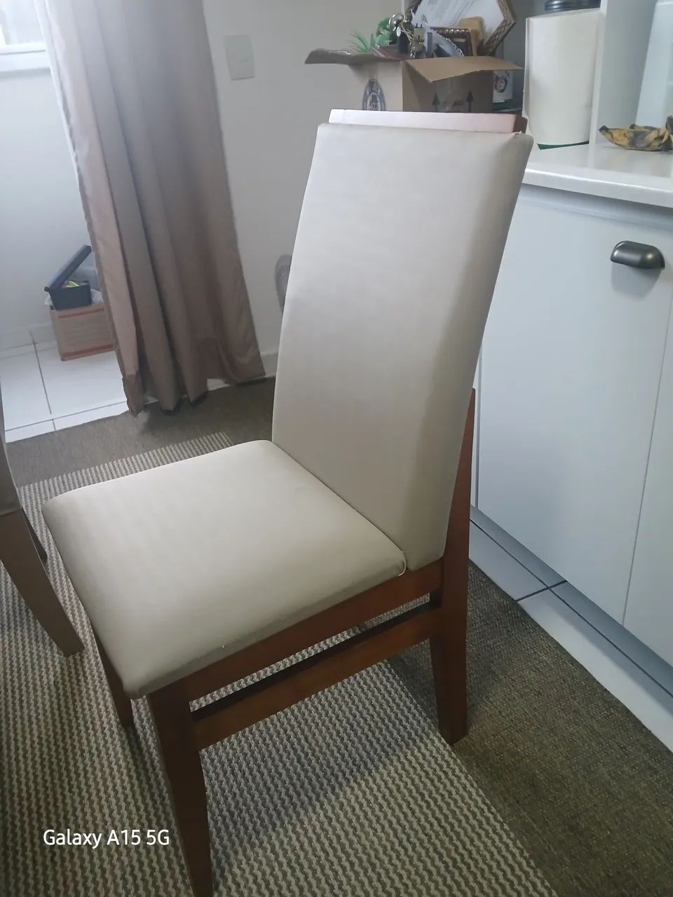 Vende se duas cadeiras maciça 