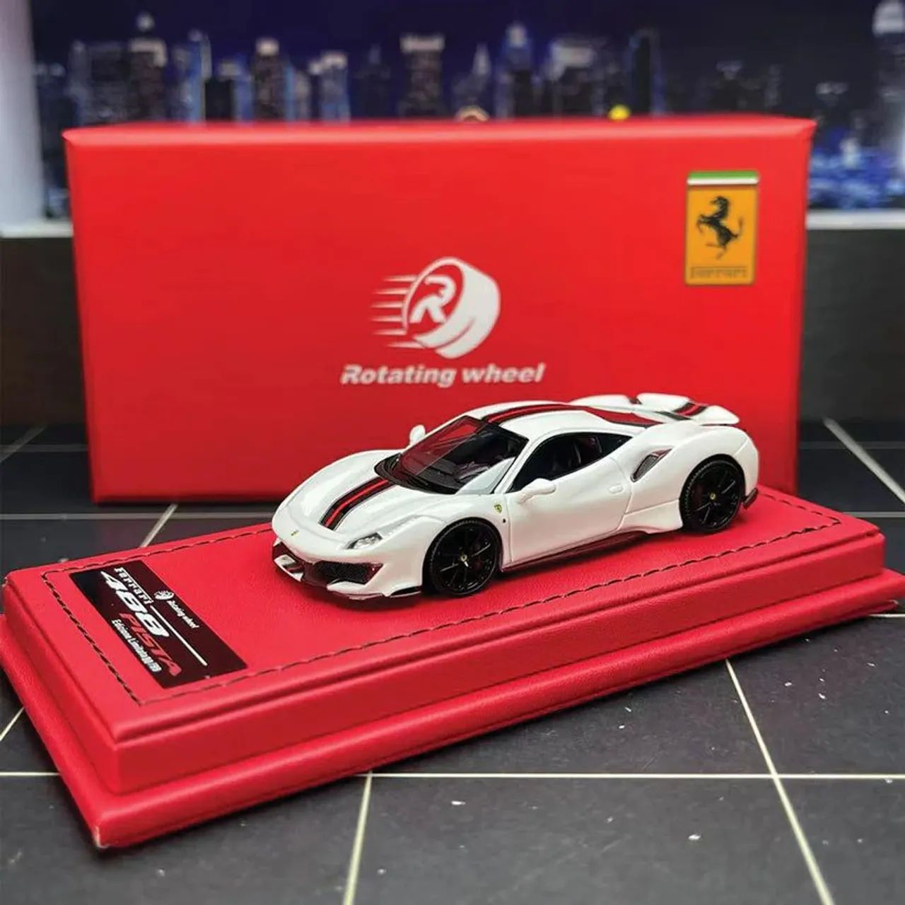 Ferrari 488 Pista Rotating Wheel 1:64 Edição Limitada 37/99
