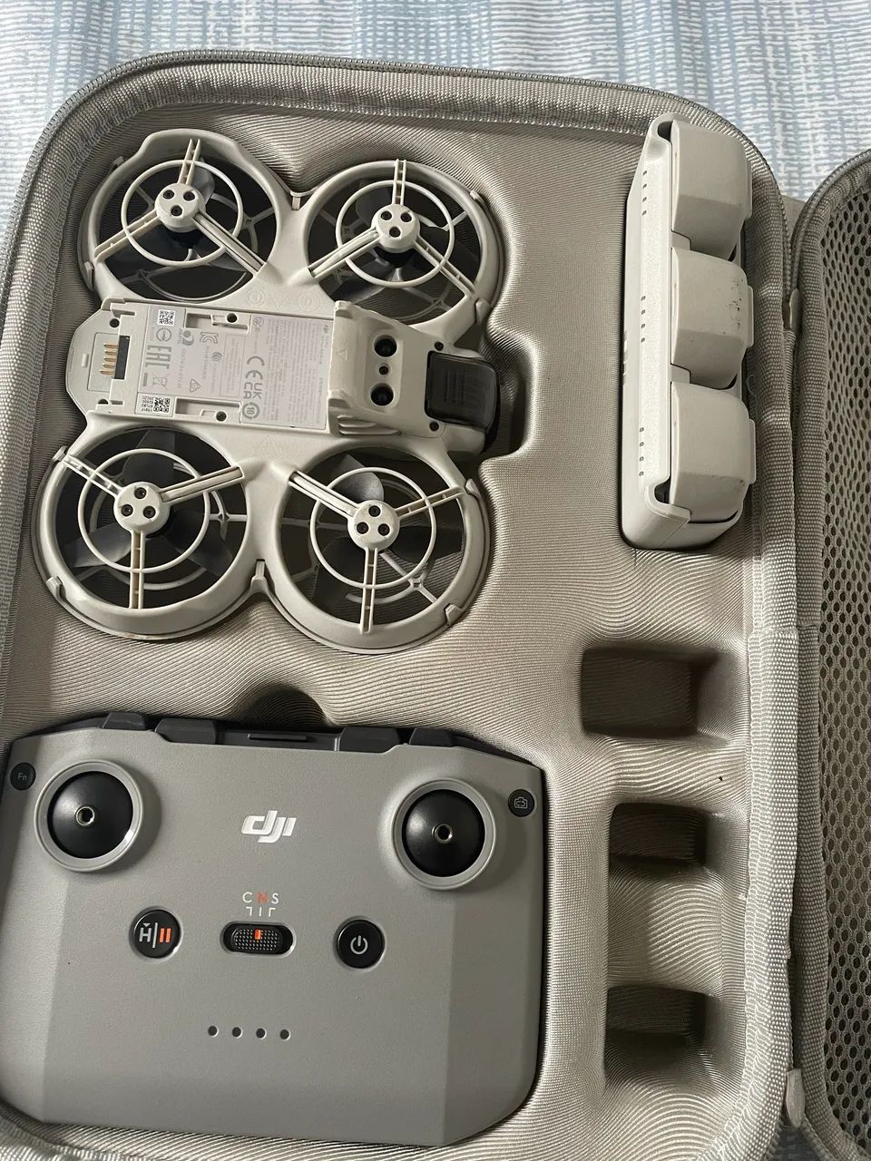 Drone DJI Neo 1 Fly More Combo + Case