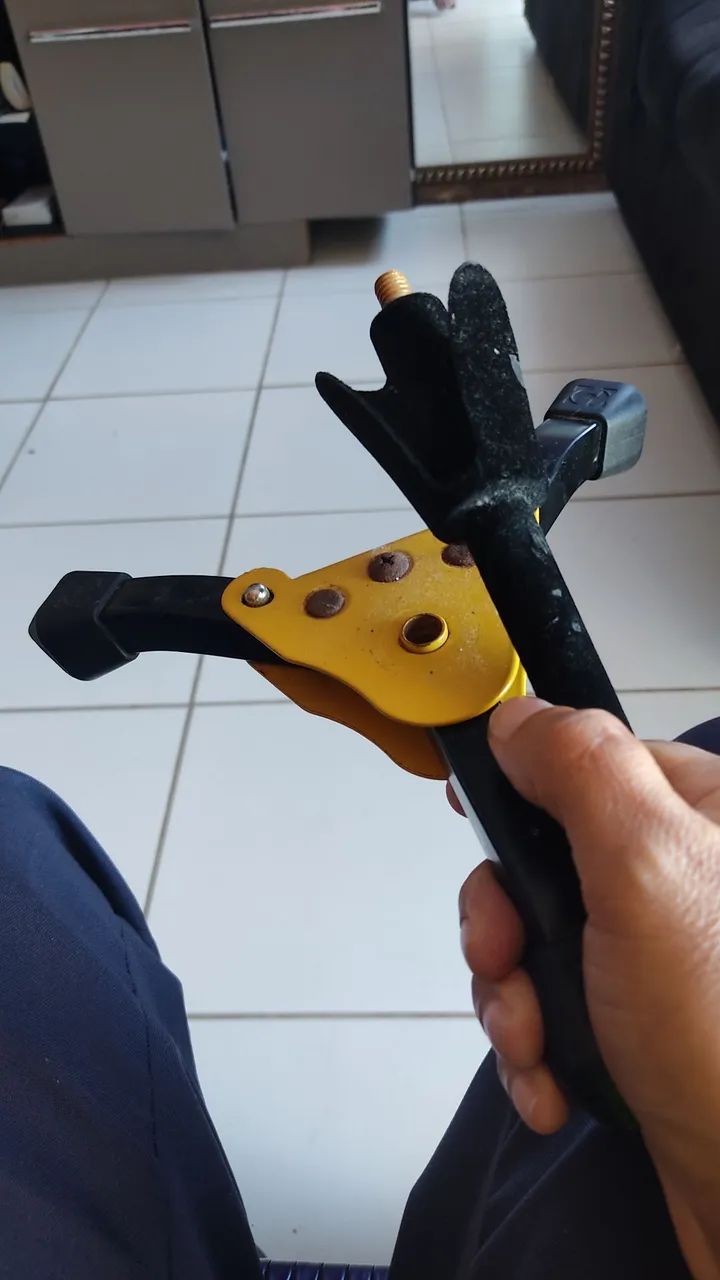 SUPORTE PARA CLARINETA HÉRCULES  - Foto 5
