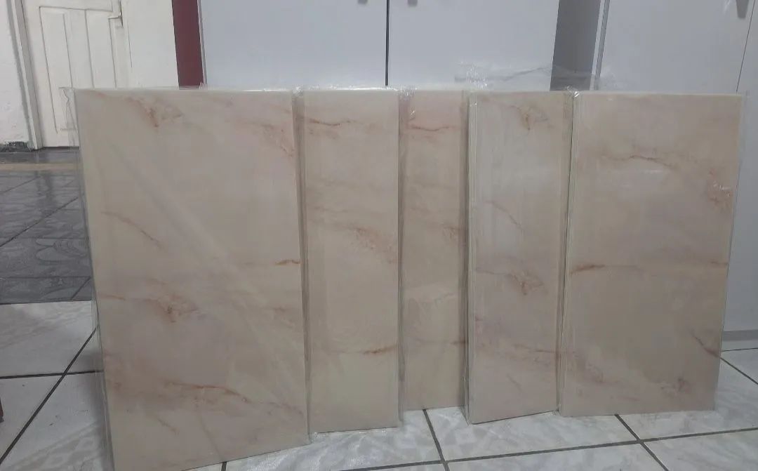 Marble-effect adhesive plaque433926439678791682