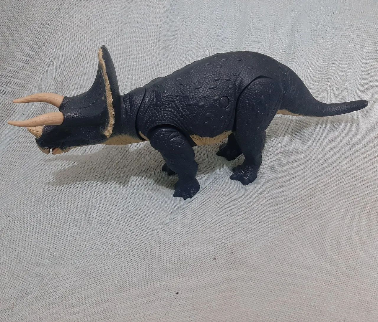 Brinquedo Dinossauro Triceratops - Foto 2