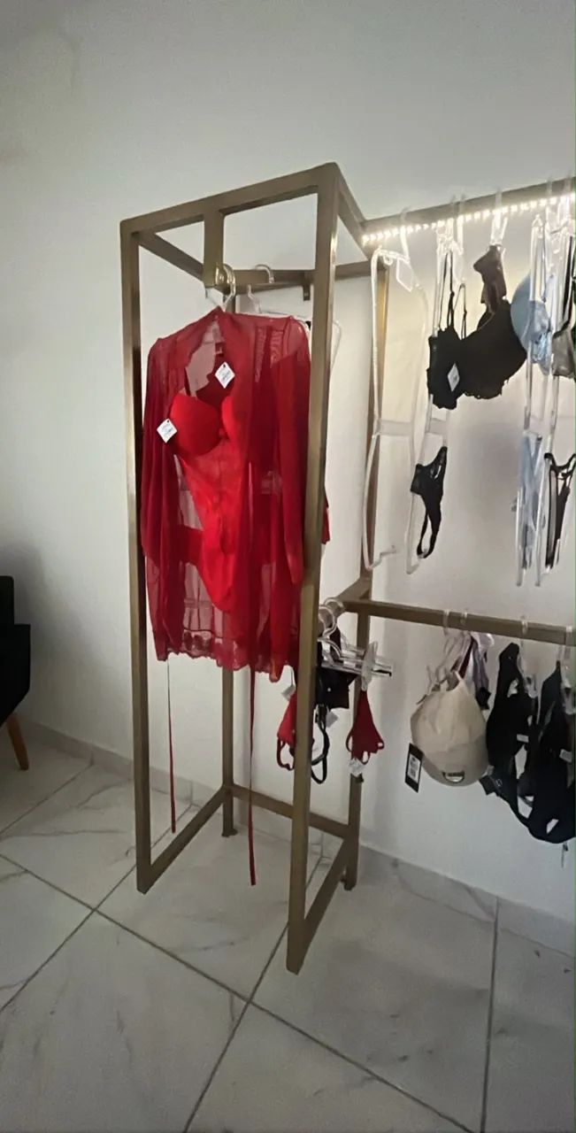 Arara ou roupeiro para loja 