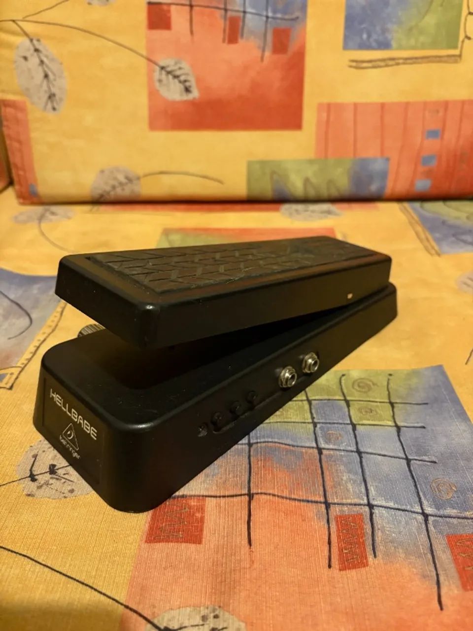 Pedal Wah Behringer Hell Babe - Foto 3