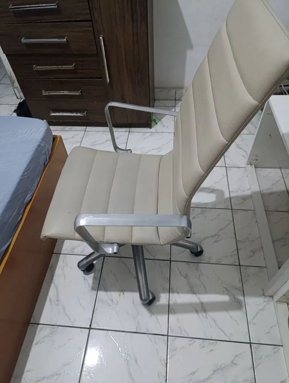 Cadeira de escritório usada - Foto 4