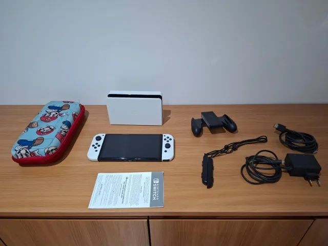 Nintendo Switch OLED Completo + Case do Mario