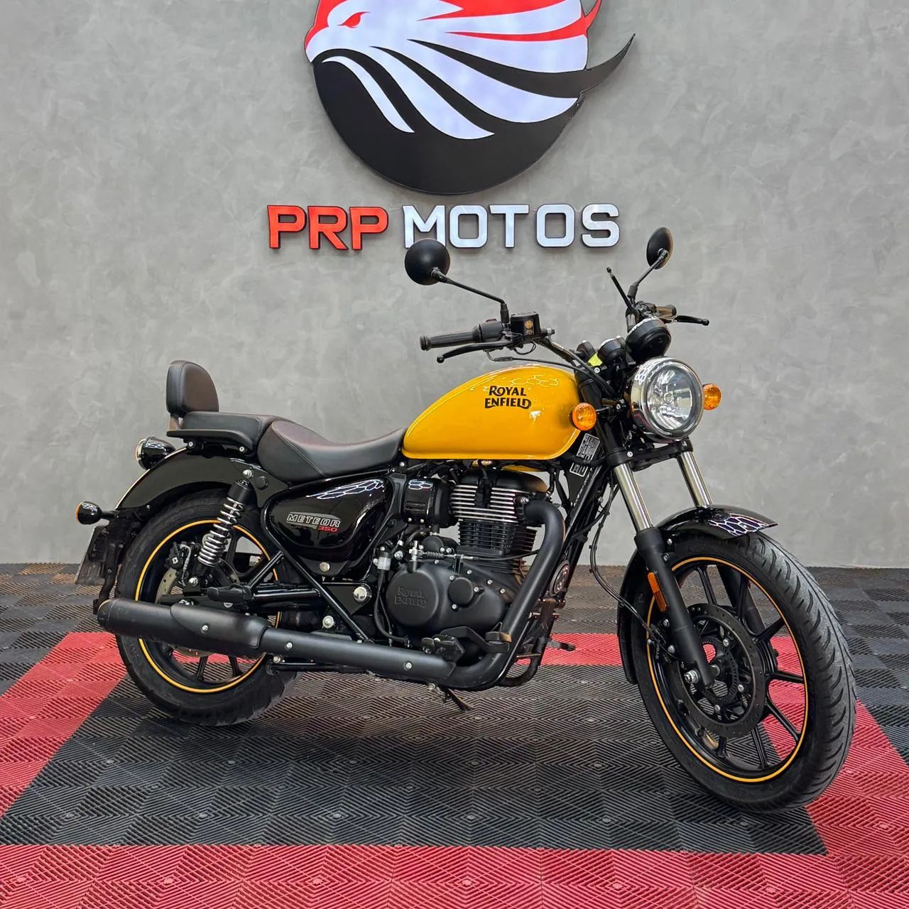 Royal Enfield Meteor 350 Fireball 