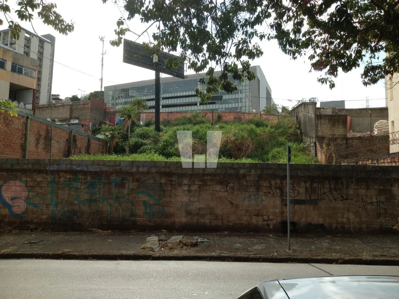 Lote com 558 m² - Sion