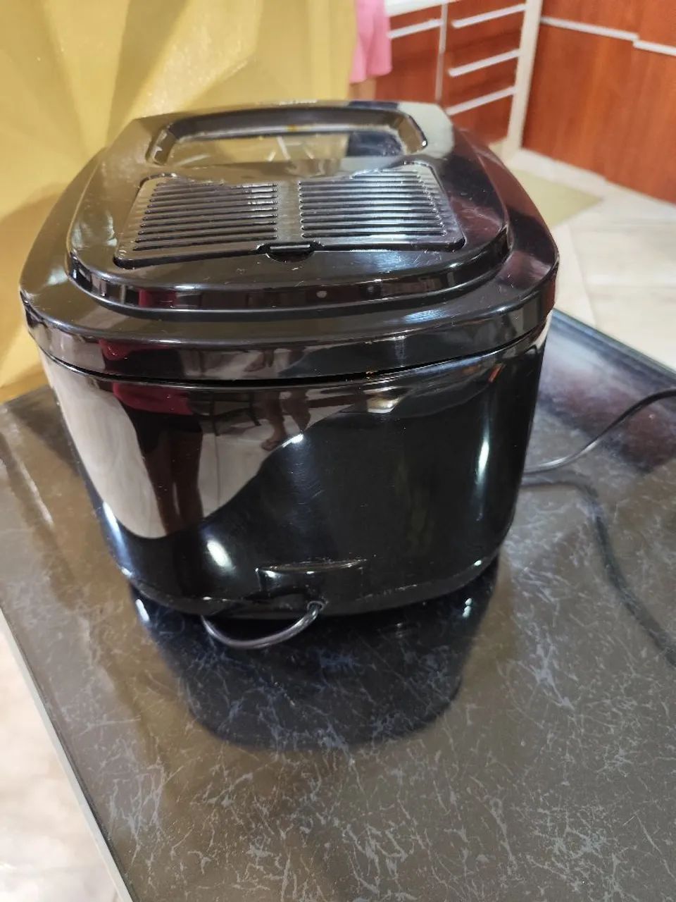 Fritadeira elétrica Britânia 2 litros Nova 