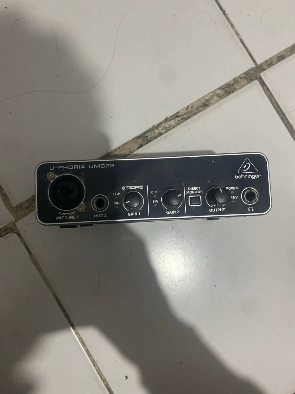 Interface de áudio behringer U-Phoria umc22 