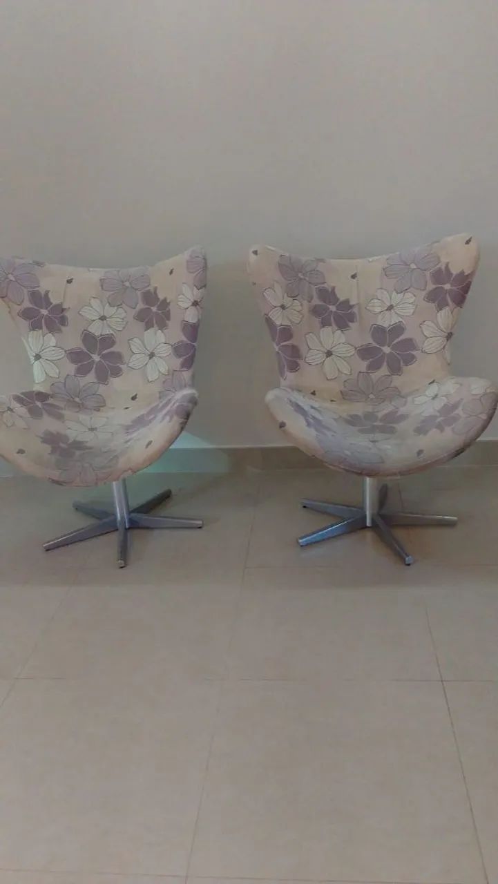 Par de poltronas giratórias 