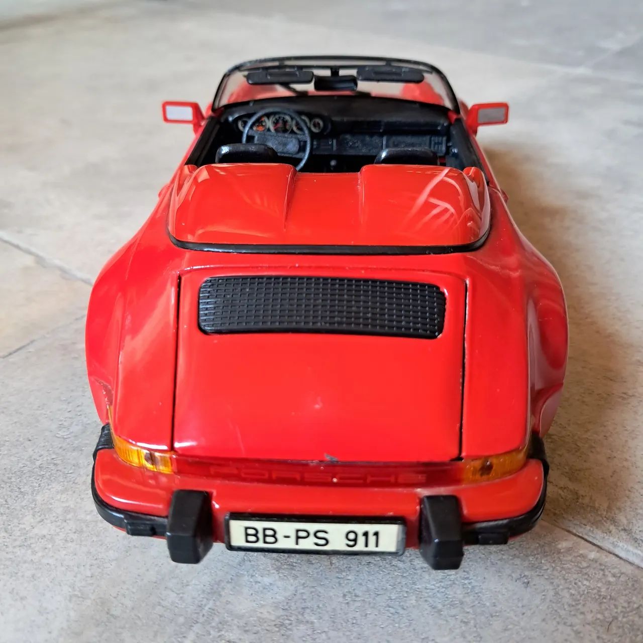 Miniatura Porsche 911 Speedster (1989) Maisto 1:18 - excelente