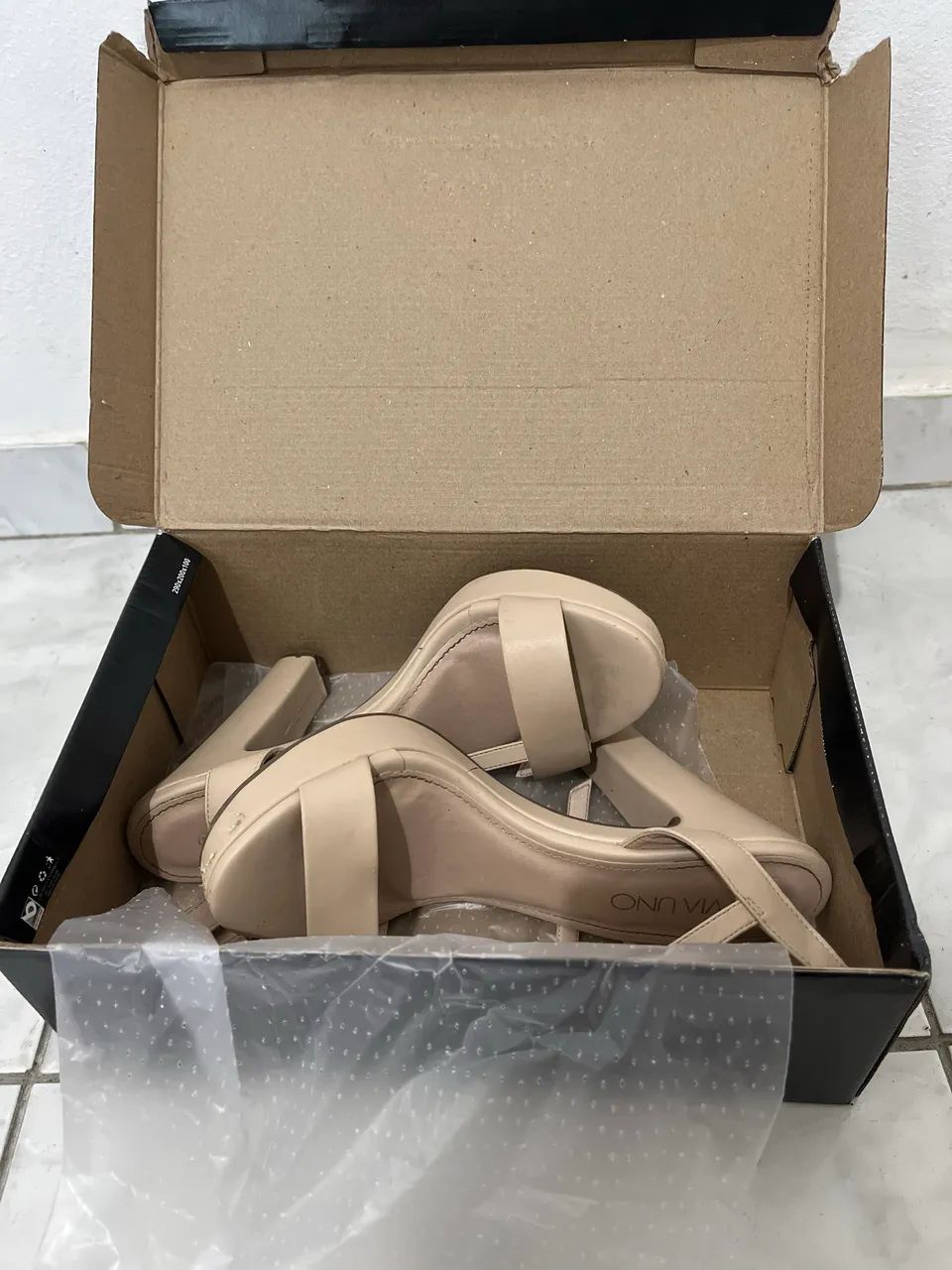 Vendo sandália Vizzano
