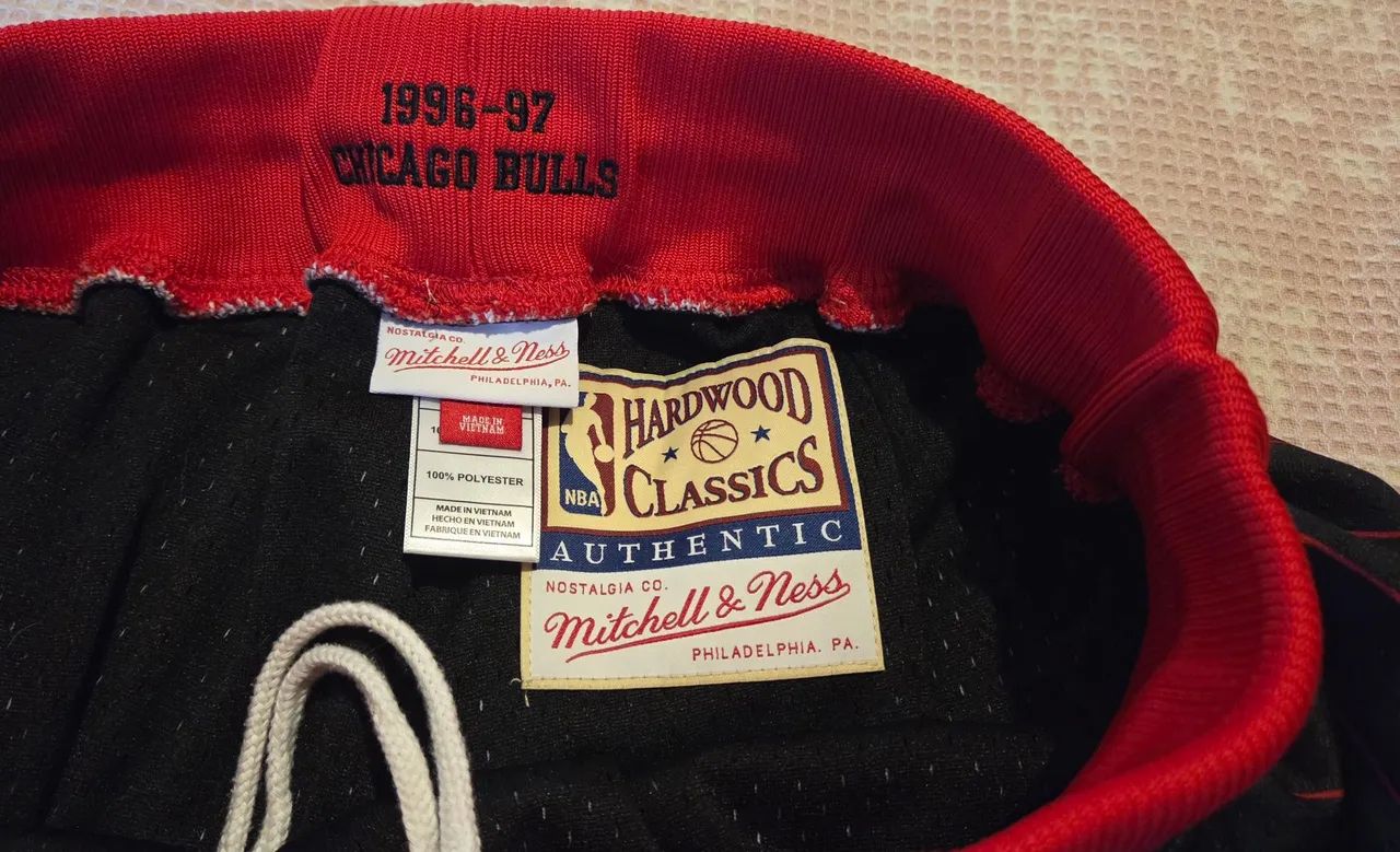 Short Mitchell and Ness Chicago Bulls Authentic  - Foto 4