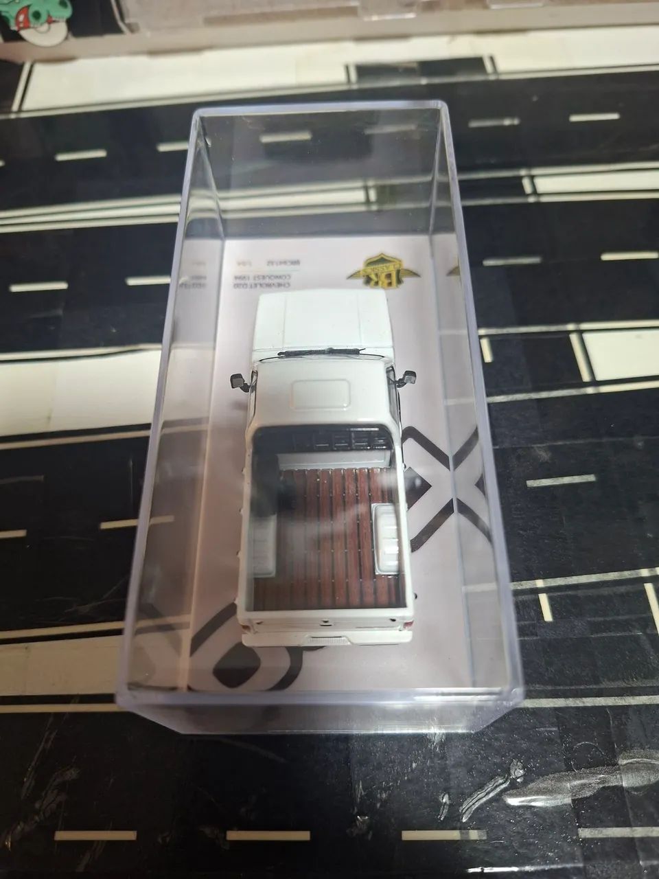 Miniatura Chevrolet D20 Branca BR Classics escala 1/64. - Foto 4