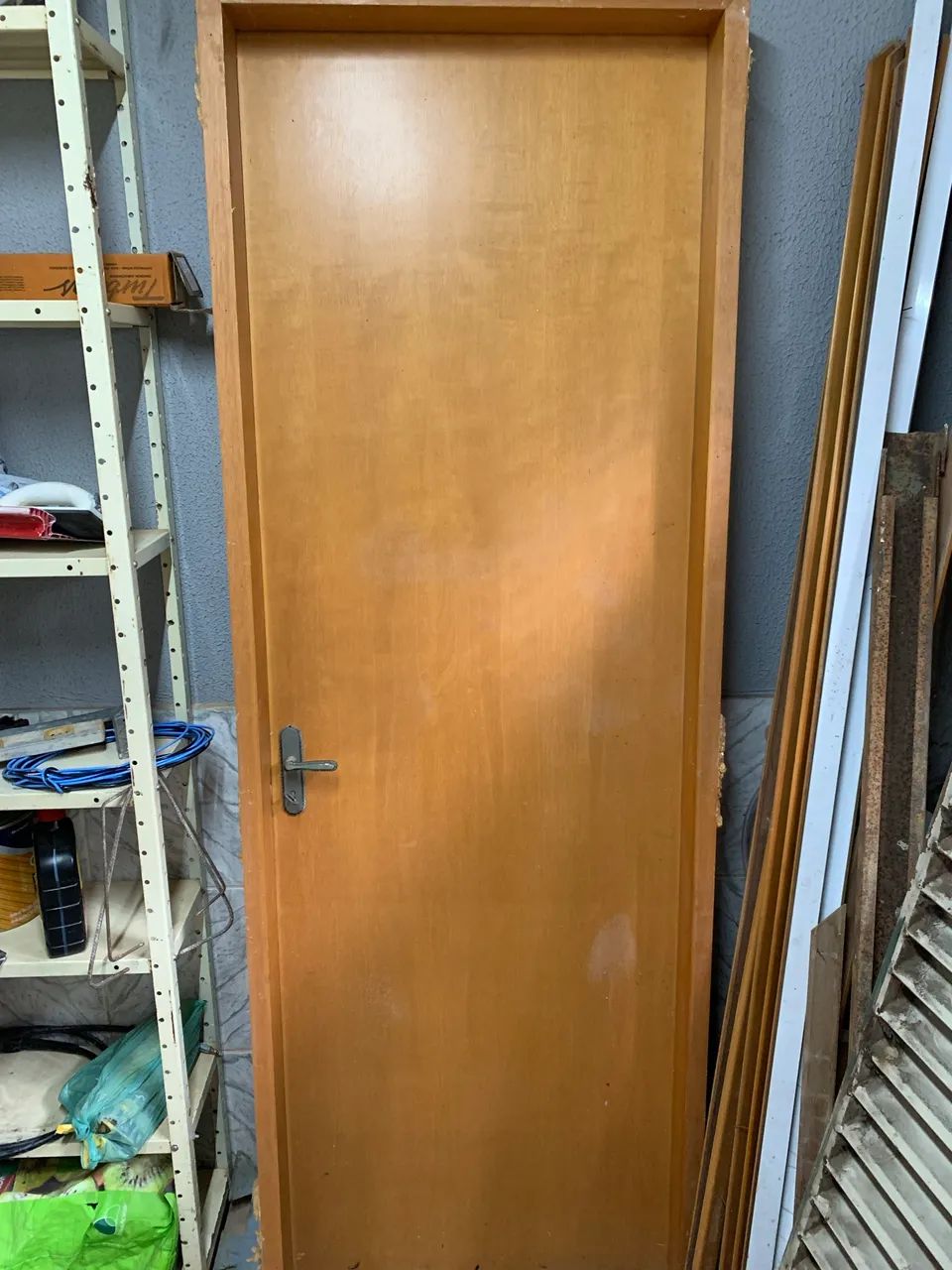 Vendo portas, madeira, vidro e ferro