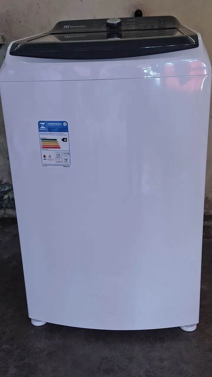 Vende-se máquina funcionando perfeitamente 