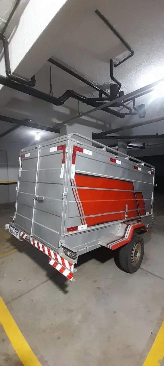 Carretinha baú reboque