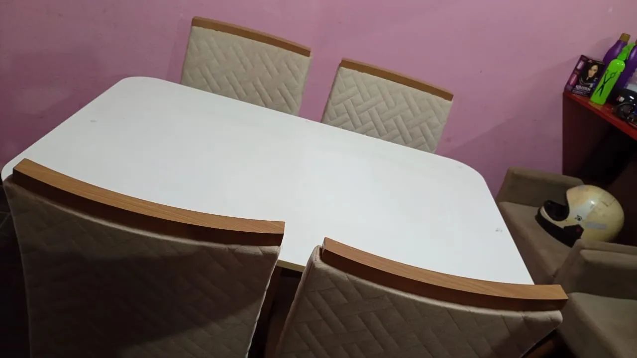 Mesa de Jantar com 4 Cadeiras R$ 1200,00 Pix e Dinheiro  - Foto 2