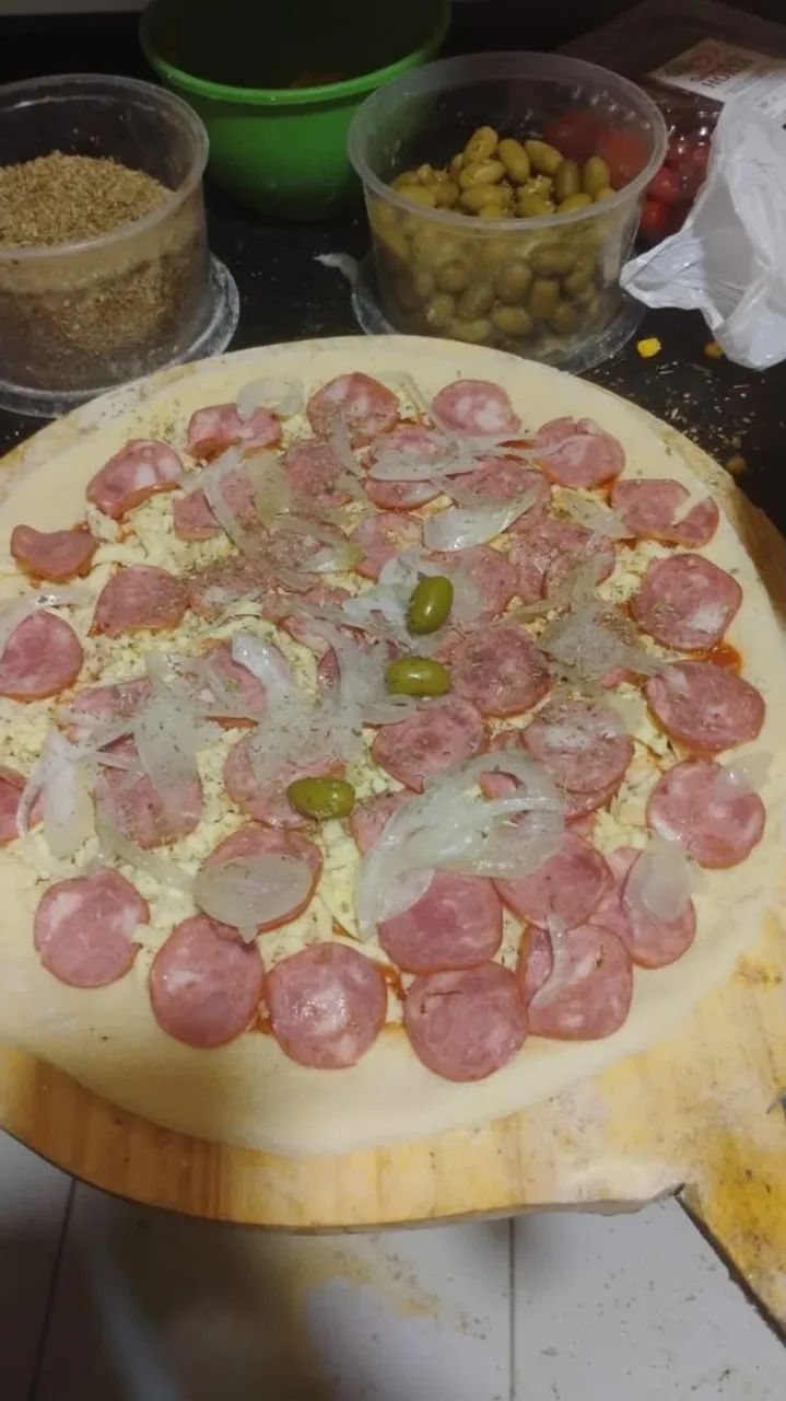 Pizzas prontas, para pizzarias, lanchonetes e eventos já recheada só no ponto de assar 