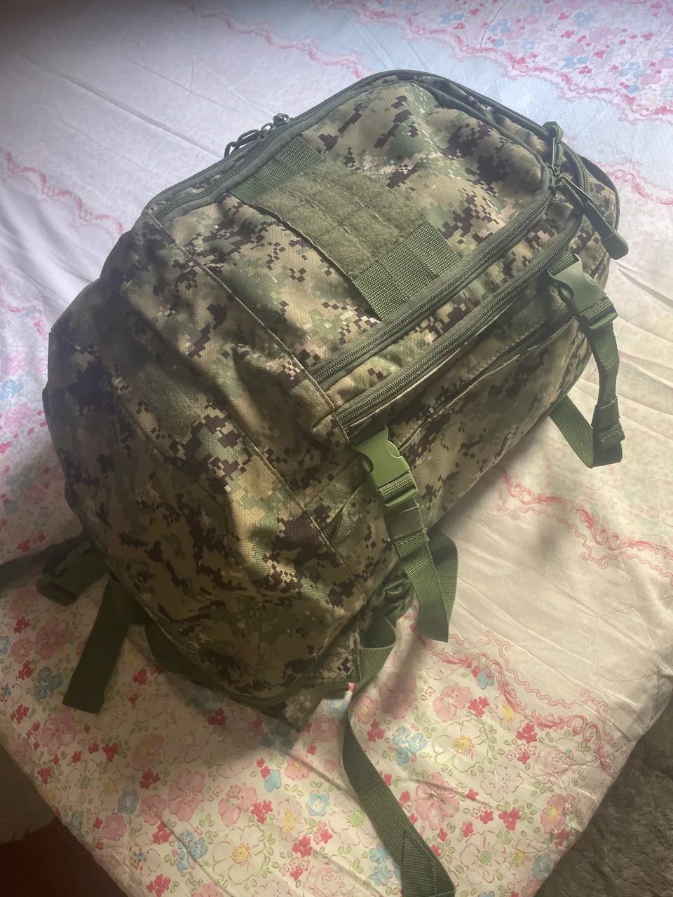 Mochila camuflada da Marinha dos EUA 