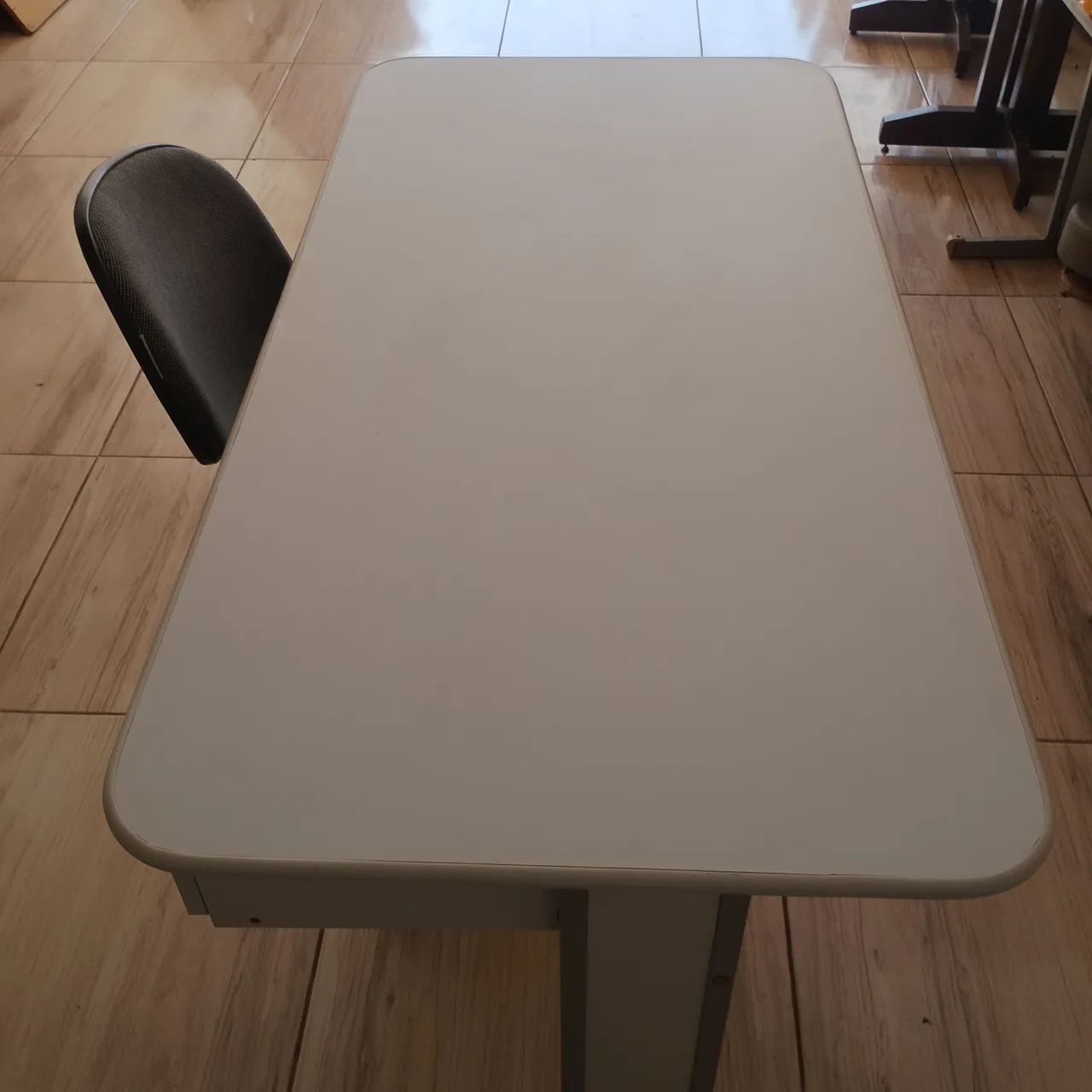 Mesa de Escritório com cadeira  - Foto 4