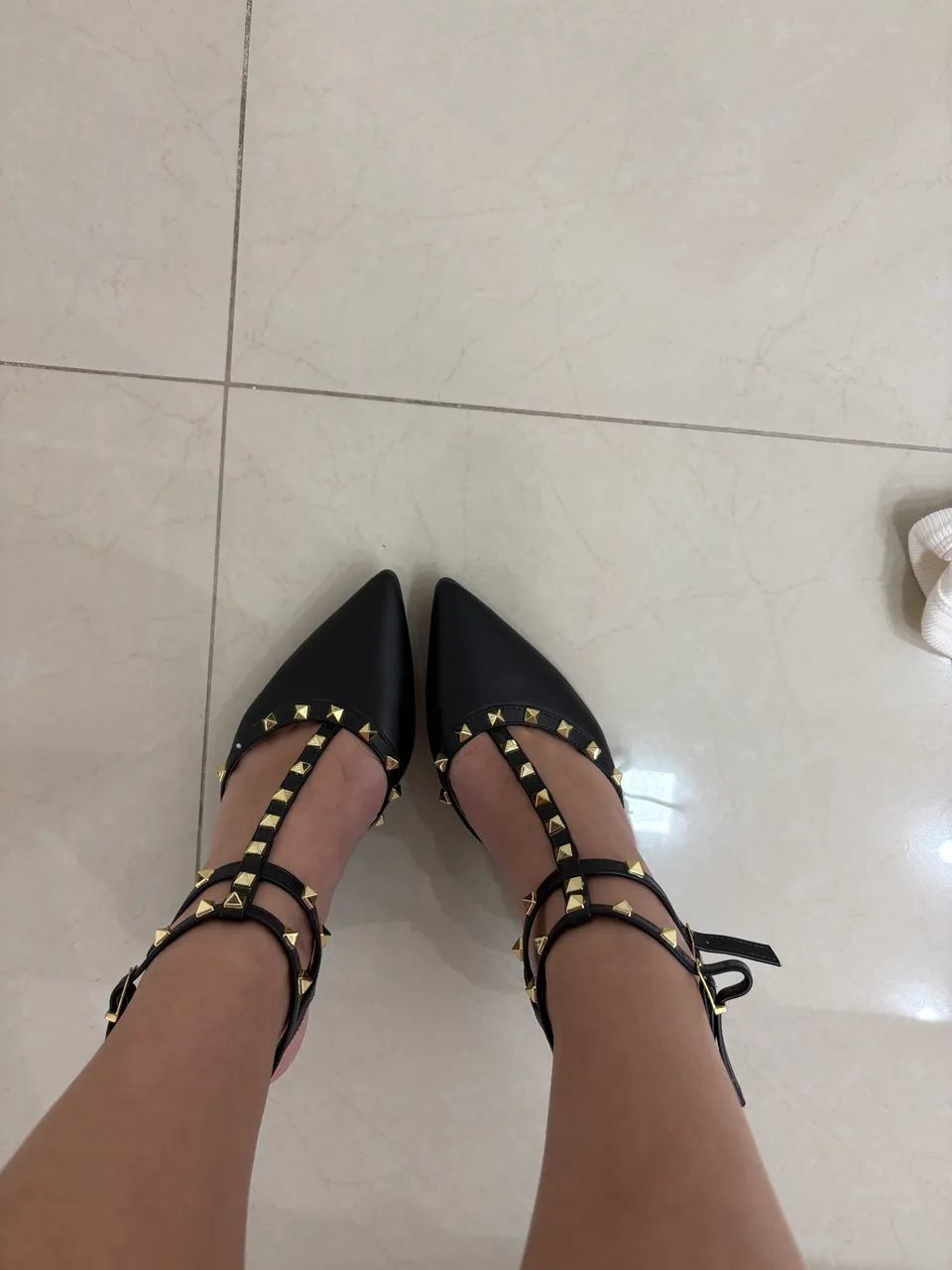 Scarpin com tachas - Foto 3