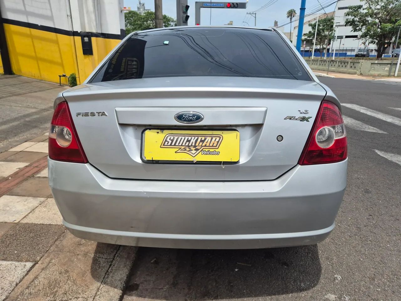Ford Fiesta Sed. 1.6 8V Flex 4p, foto 7 de 16