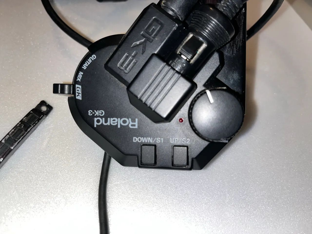Roland GR-33 Guitar Synthesizer e Captador Midi GK-3 Roland