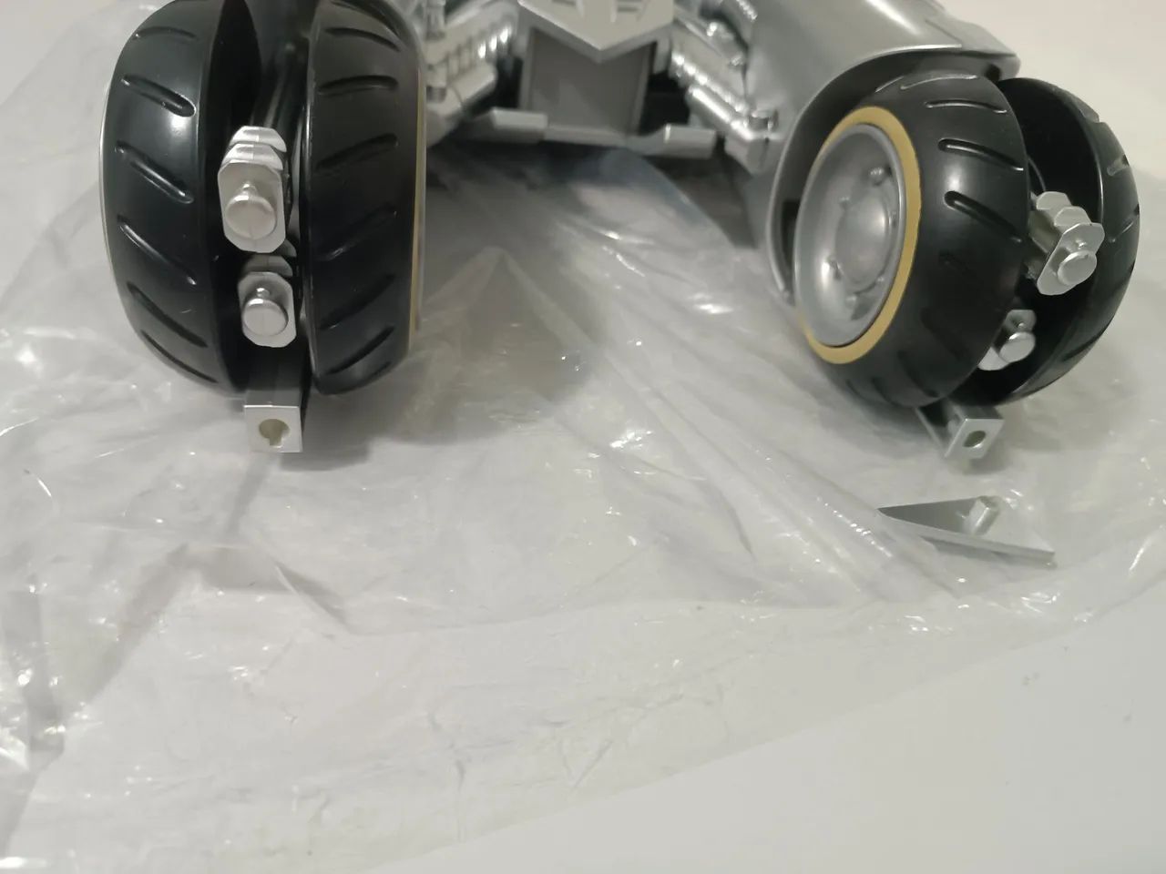 LEIA A DESCRIÇÃO!!! - Batman: White Knight DC Multiverse Gold Label Batmobile Exclusive - Foto 4