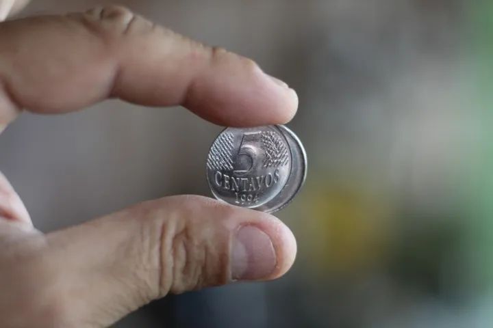 Moeda Rara de 5 centavos (boné - disco deslocado)