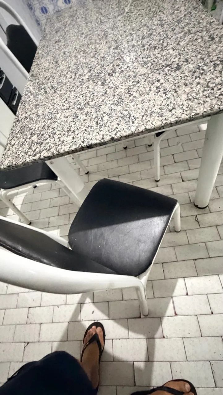 Mesa granito  6 cadeiras 