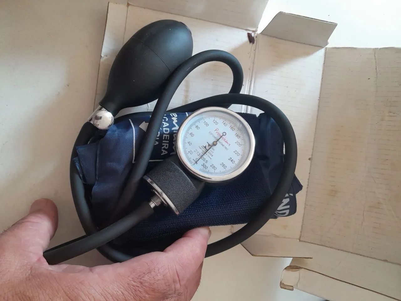 Vendo estetoscópio e esfigmomanometro - Foto 4