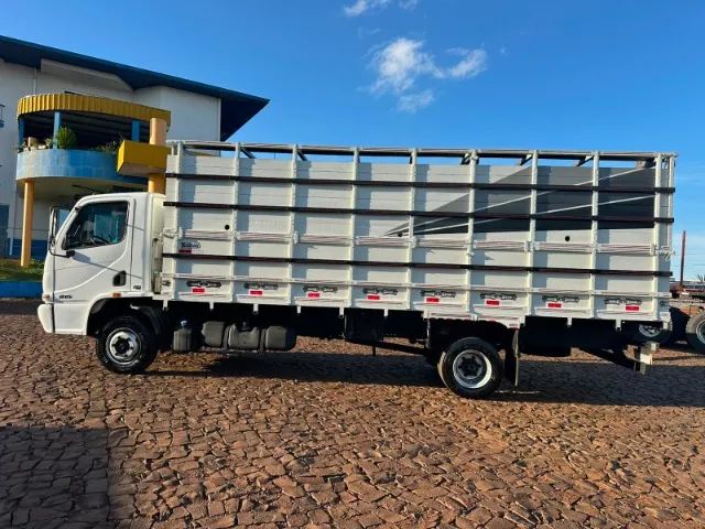 MB Accelo 815 4x2 - Foto 5