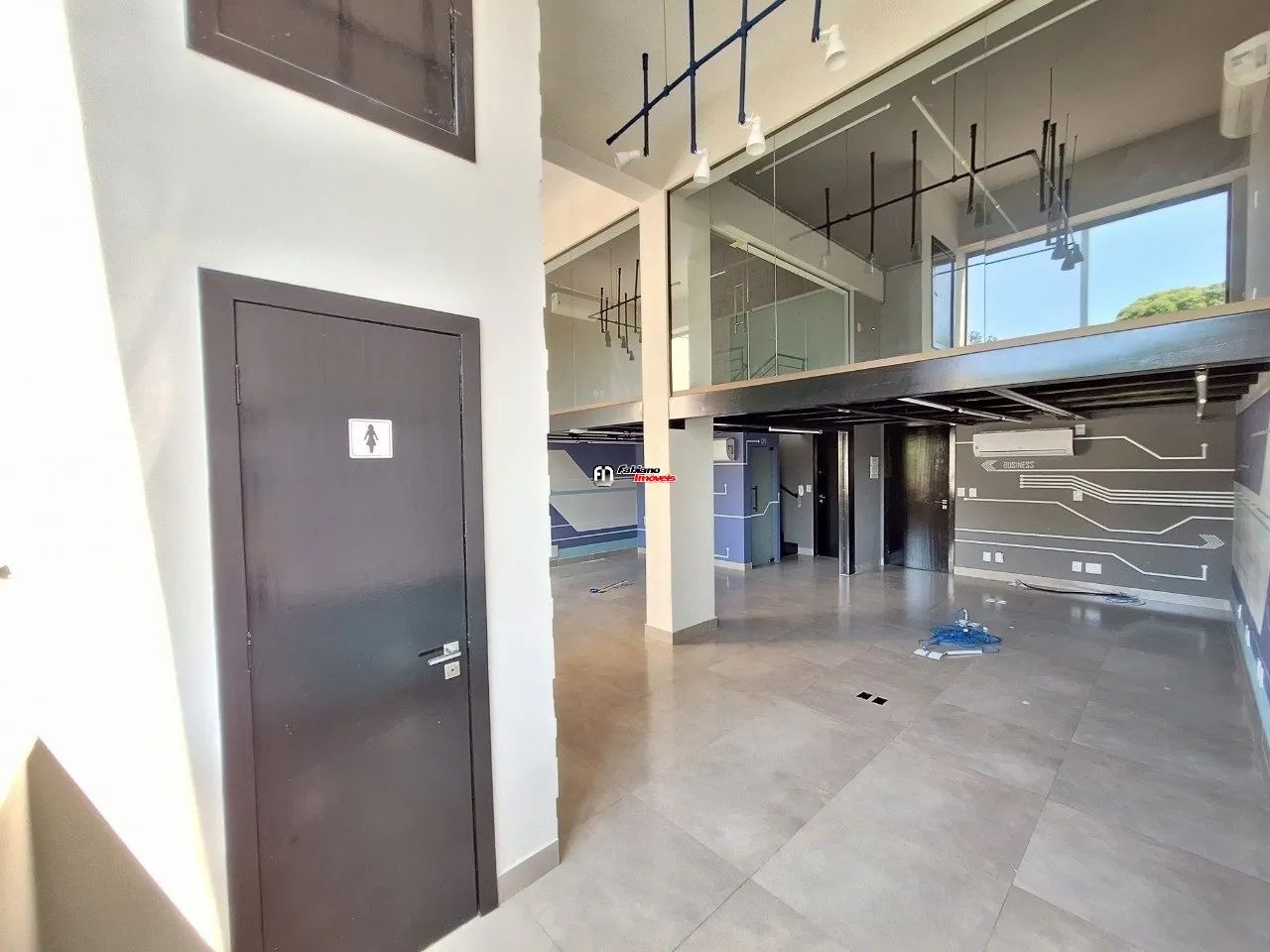 Sala ampla com mezanino e garagem à venda em BH - Foto 3