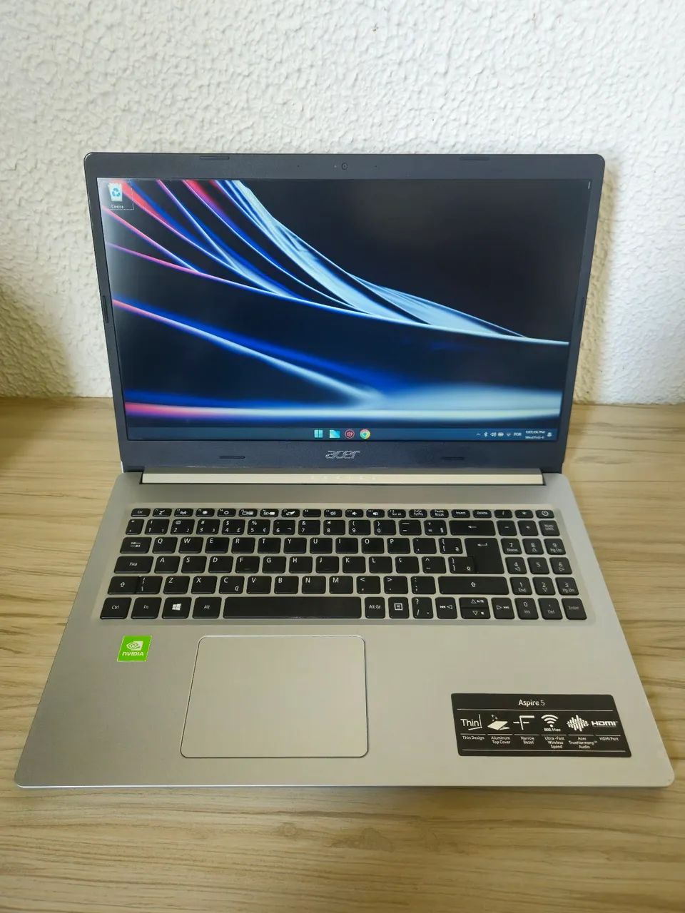 Notebook Gamer Acer com placa de vídeo NVidia e nota fiscal.