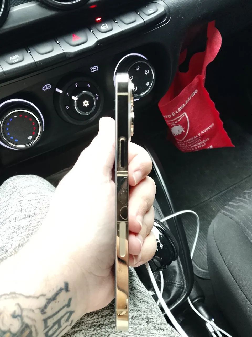 Iphone 13 pro max dourado - Foto 3