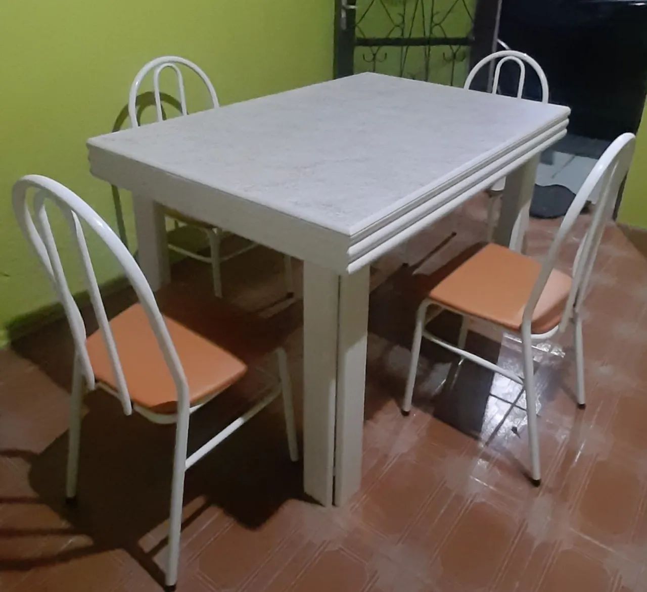 MESA COM 4 CADEIRAS  - Foto 3