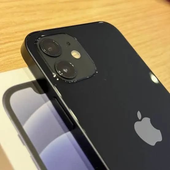 iPhone 12