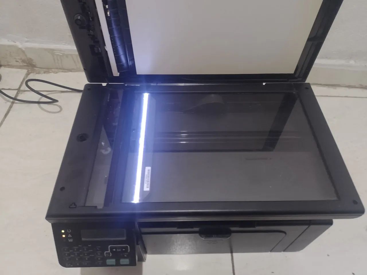 Impressora Multifuncional HP LaserJet M1212nf - Funcionando, com defeitos - Foto 3