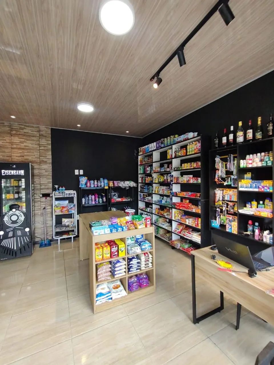 Vendo Prateleiras e Móveis  - Foto 2