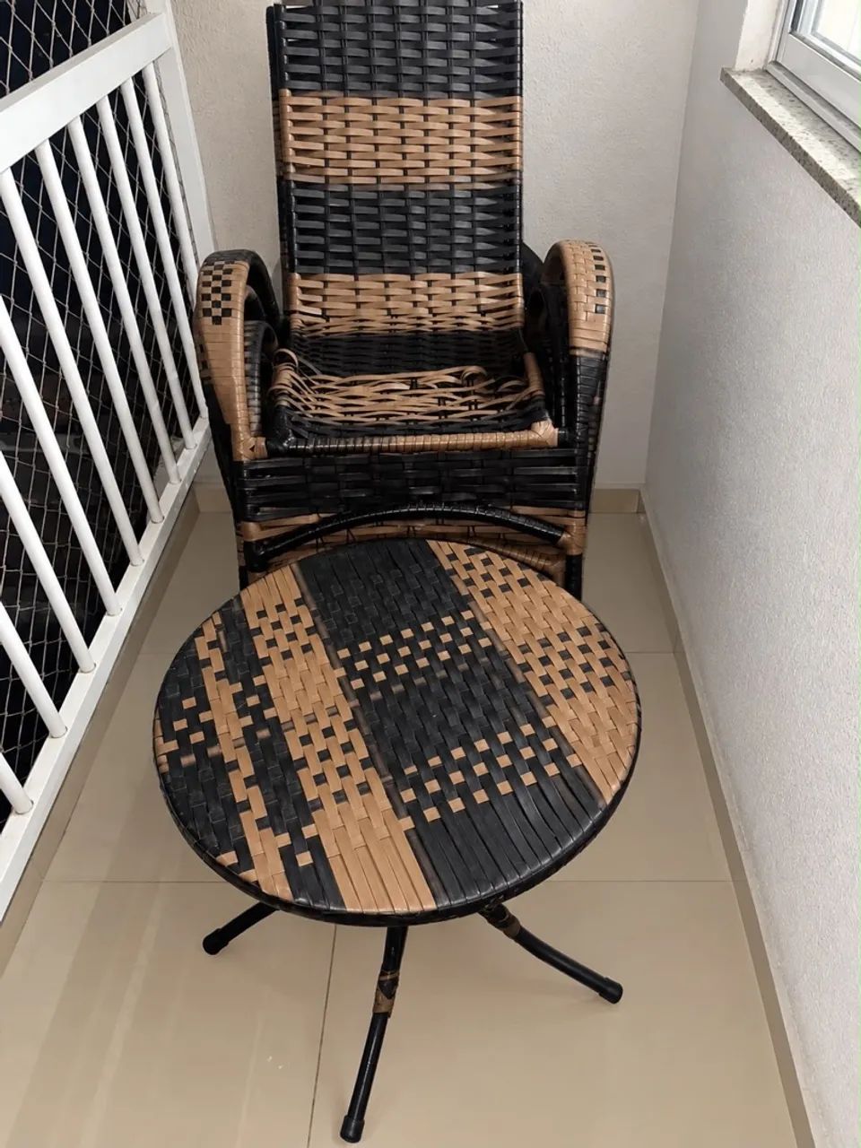VENDO JOGO DE CADEIRAS