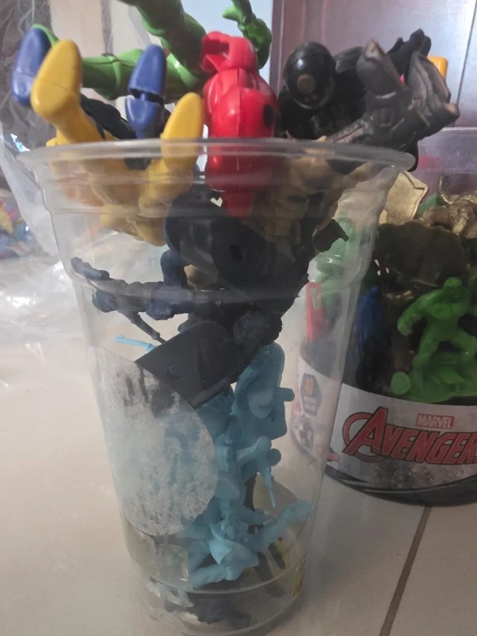 Mais 40 miniaturas bonecos marvel avengers - Foto 3