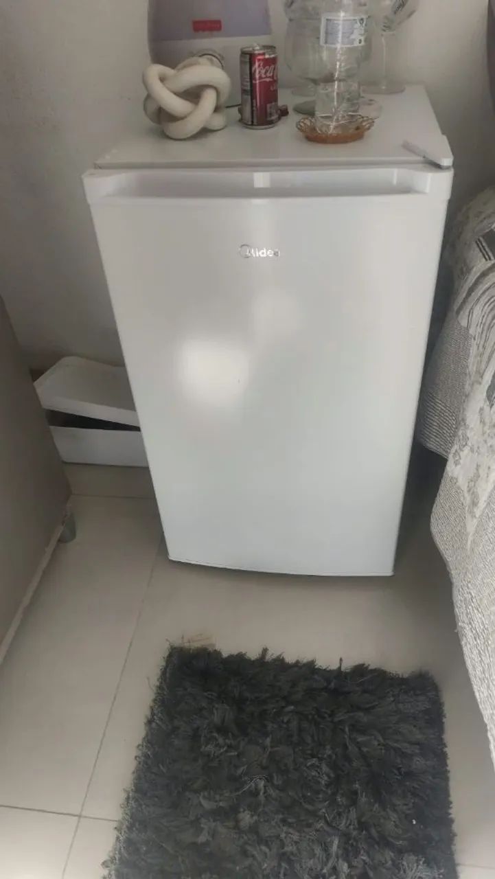 Frigobar Midea 