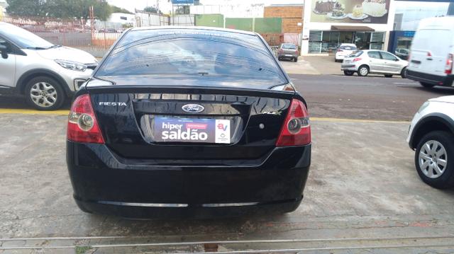 Ford Fiesta sedan 1.6 completo - Foto 14