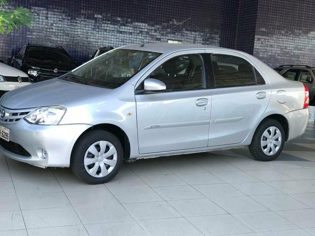 Toyota etios 1.5 xs 2014 sedan flex unico dono