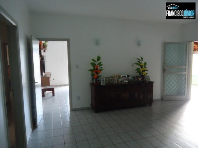 Casa no Setor Coimbra em Goiânia, 4 Quartos (2 suítes), 2 Salas, Jardim, Área Lazer, 460m² - Foto 6
